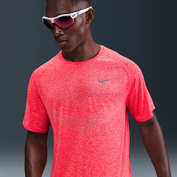 NIKE DRI-FIT レッド Tシャツ S.Mセット Mens Red Dri-FIT Tops and T-Shirts. Nike.com